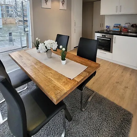 Schwimmende Sundowner Appartamento *